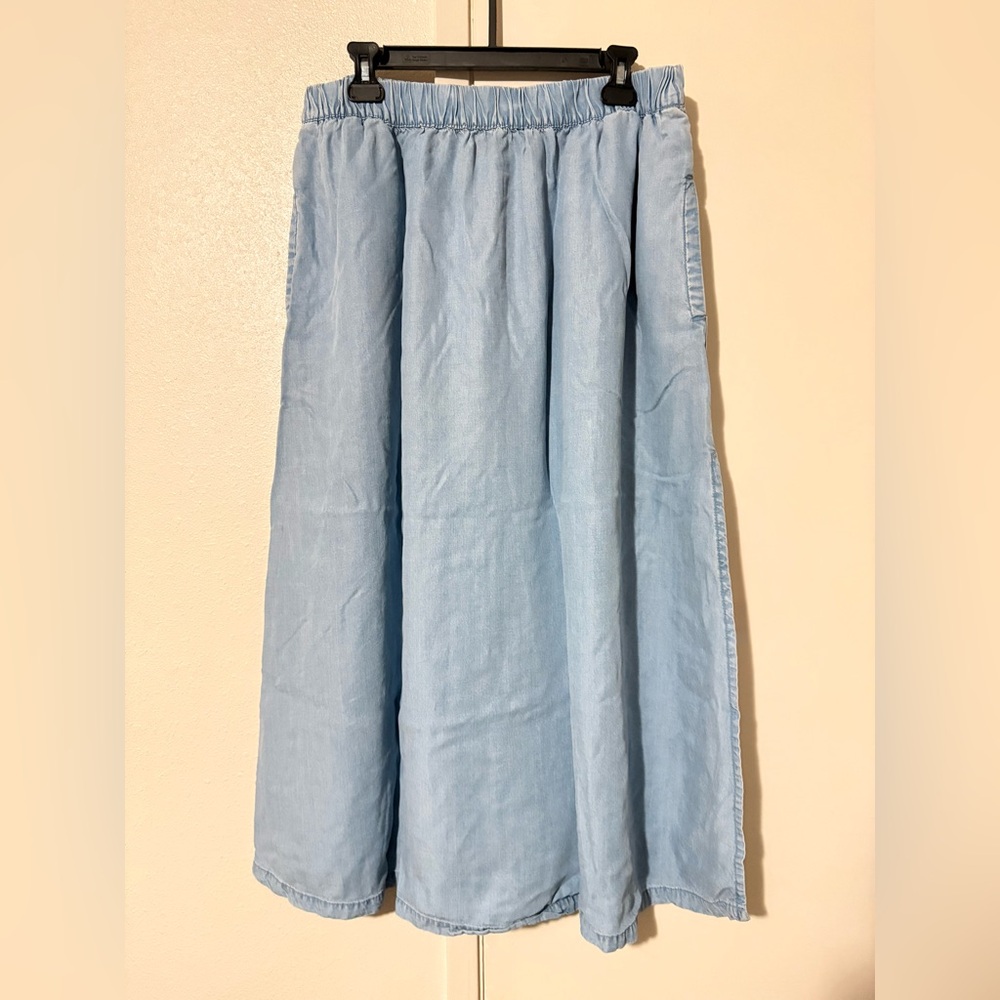 H&M Sky Blue Woman’s Maxi Skirt Size 14 w/ Elastic Waistband